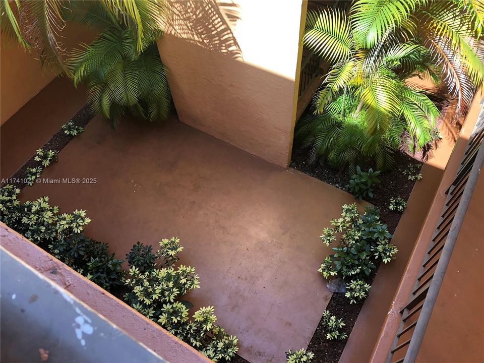 Recently Rented: $2,350 (2 beds, 2 baths, 1262 Square Feet)