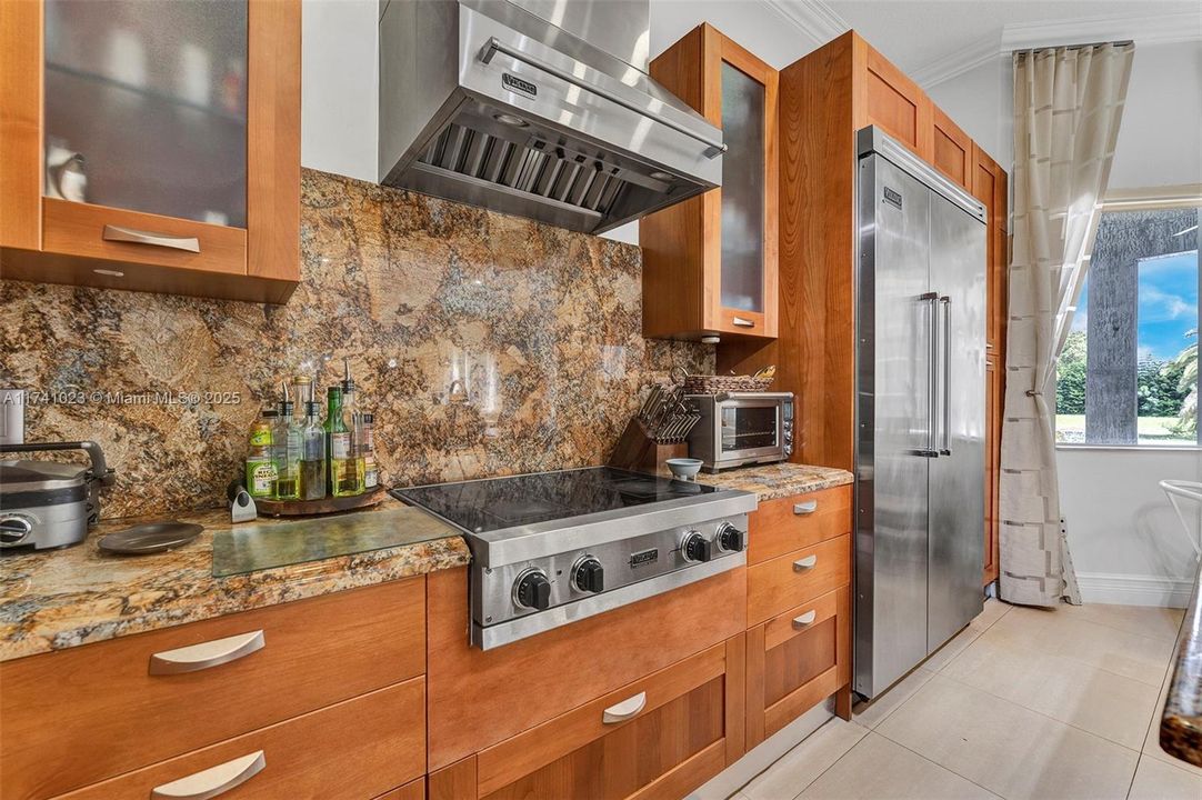 最近售出: $2,275,000 (6 贝兹, 4 浴室, 3852 平方英尺)