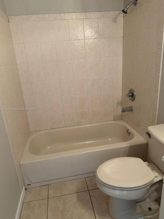 Vendido Recientemente: $265,000 (3 camas, 2 baños, 1312 Pies cuadrados)