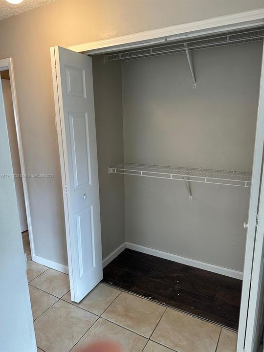 Vendido Recientemente: $265,000 (3 camas, 2 baños, 1312 Pies cuadrados)