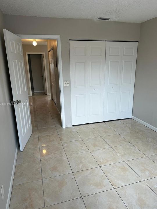 Vendido Recientemente: $265,000 (3 camas, 2 baños, 1312 Pies cuadrados)