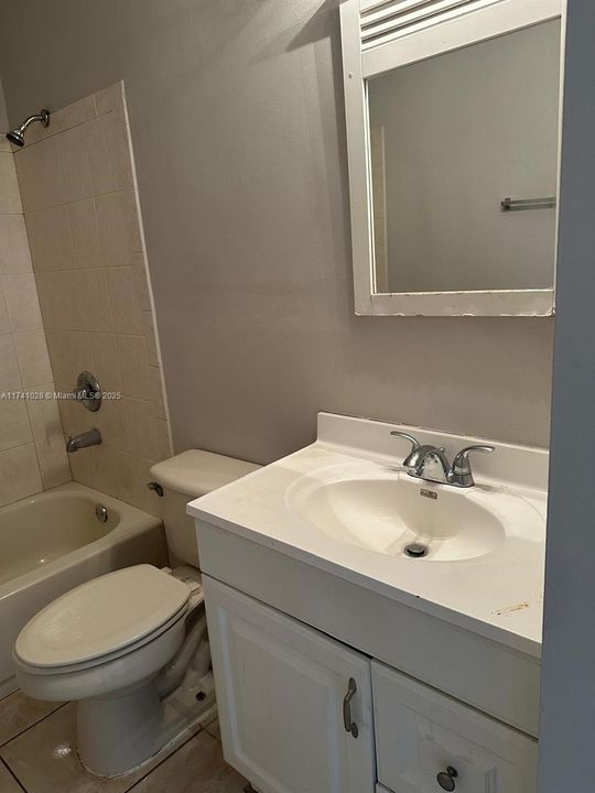Vendido Recientemente: $265,000 (3 camas, 2 baños, 1312 Pies cuadrados)