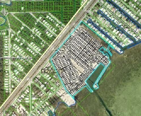 En Venta: $295,000 (0.04 acres)