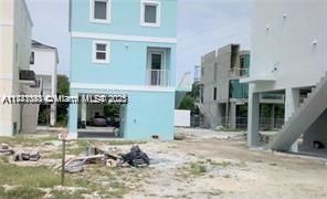 En Venta: $295,000 (0.04 acres)