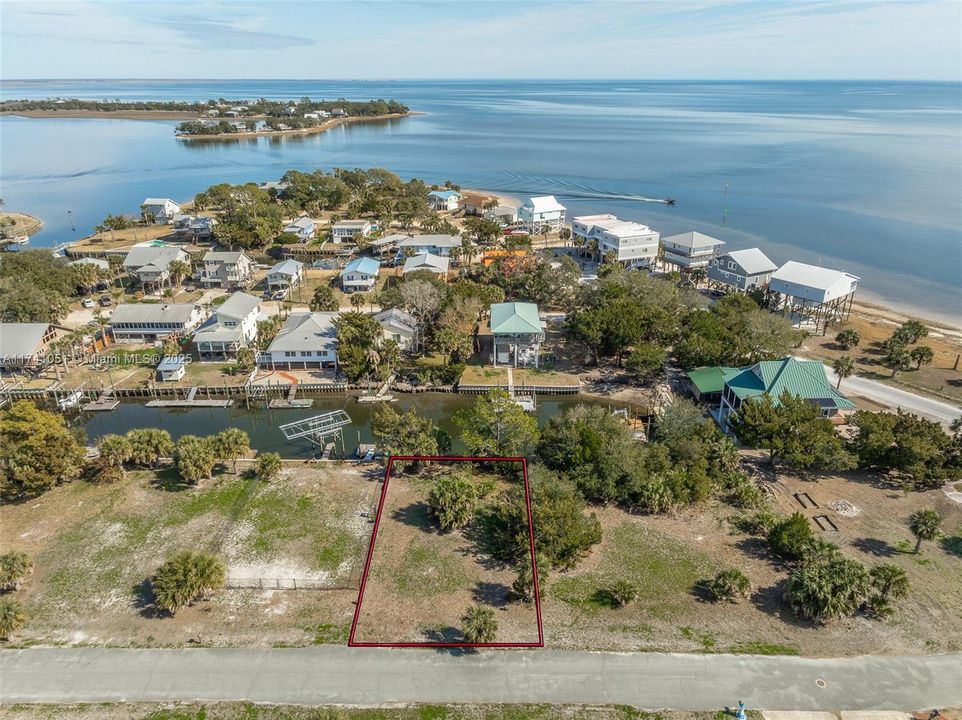 Vendido Recientemente: $109,999 (0.11 acres)