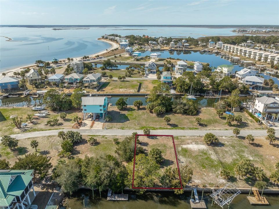 Vendido Recientemente: $109,999 (0.11 acres)