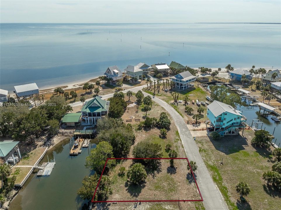 Vendido Recientemente: $109,999 (0.11 acres)