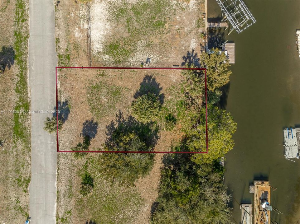 Vendido Recientemente: $109,999 (0.11 acres)