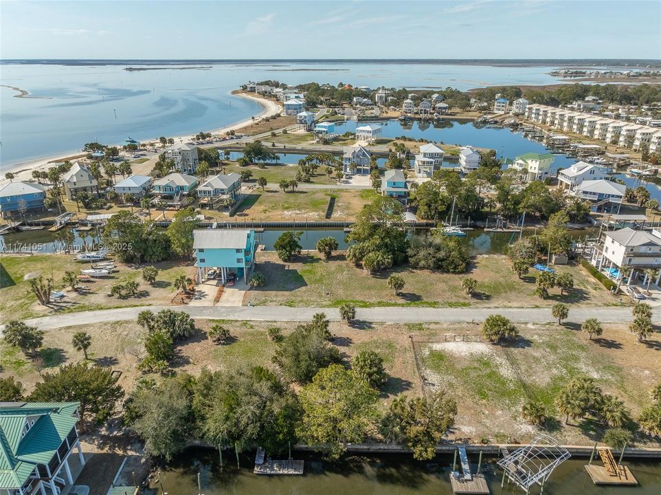 Vendido Recientemente: $109,999 (0.11 acres)