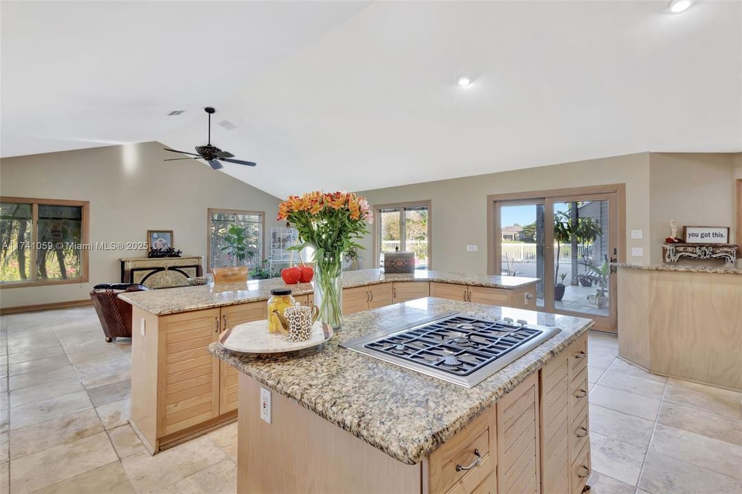 待售: $899,000 (3 贝兹, 3 浴室, 3397 平方英尺)