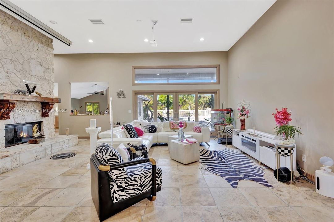 待售: $899,000 (3 贝兹, 3 浴室, 3397 平方英尺)