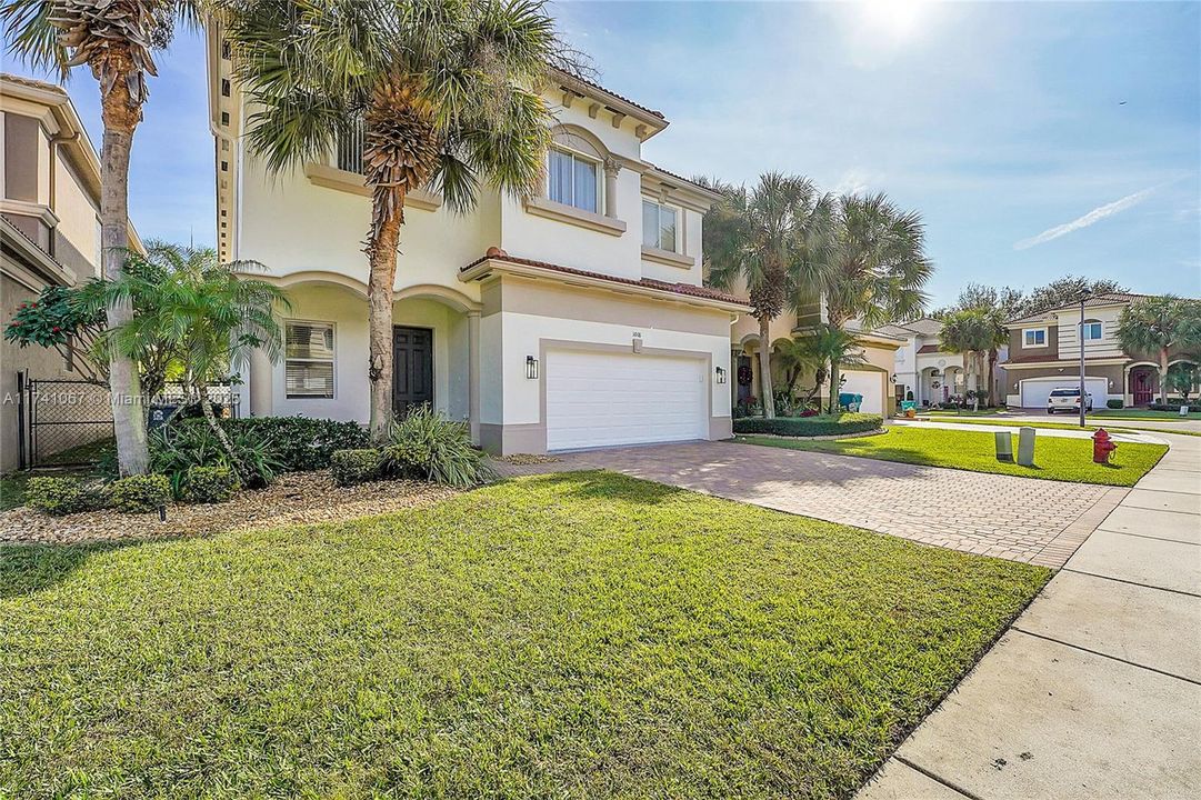 Vendido Recientemente: $720,000 (5 camas, 3 baños, 3119 Pies cuadrados)