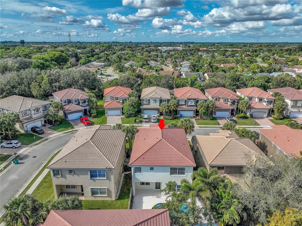Vendido Recientemente: $720,000 (5 camas, 3 baños, 3119 Pies cuadrados)