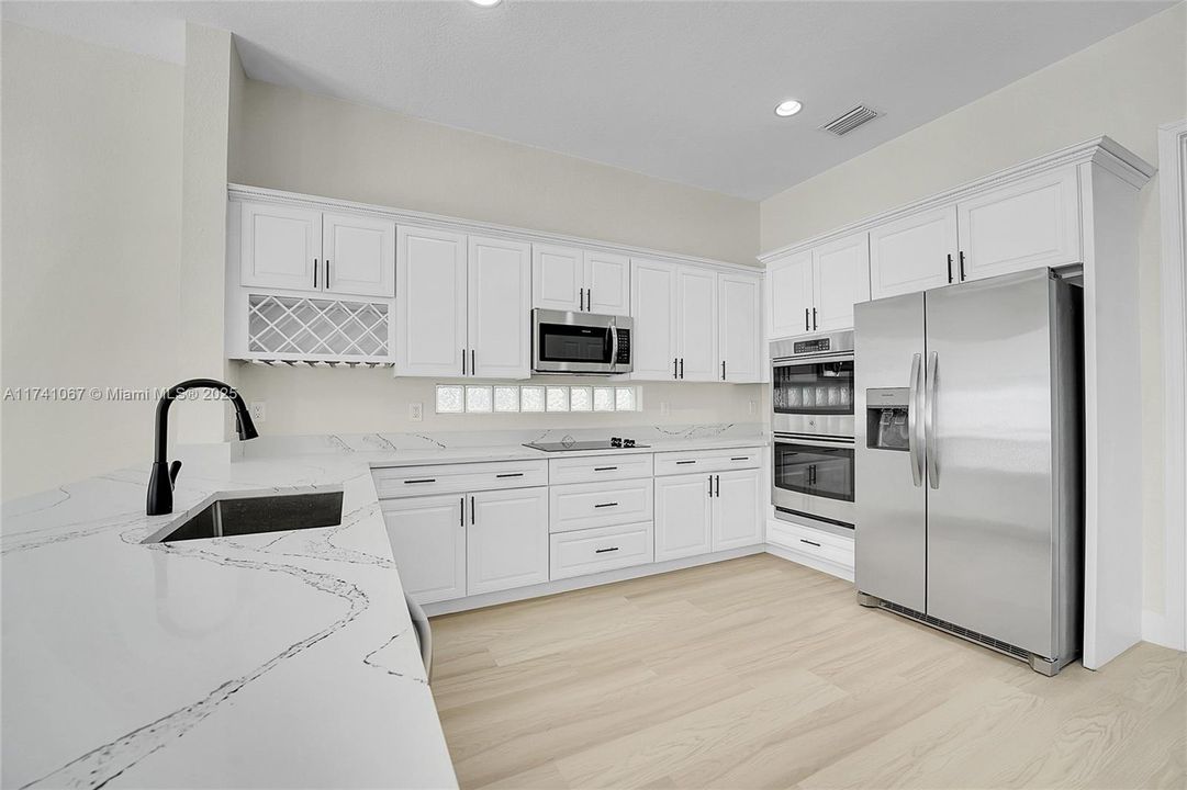 Vendido Recientemente: $720,000 (5 camas, 3 baños, 3119 Pies cuadrados)
