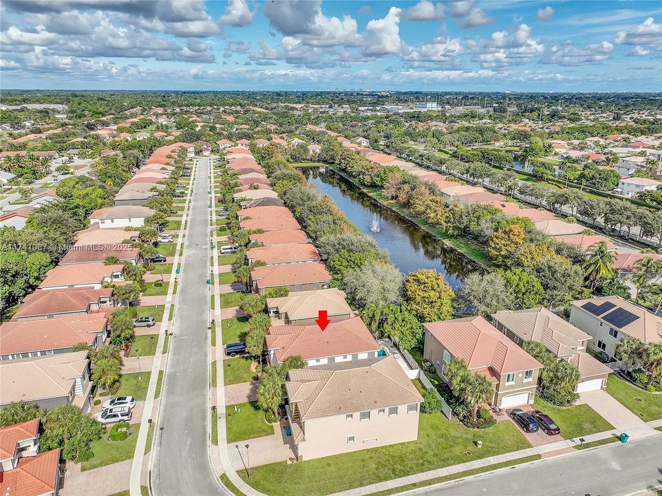 Vendido Recientemente: $720,000 (5 camas, 3 baños, 3119 Pies cuadrados)
