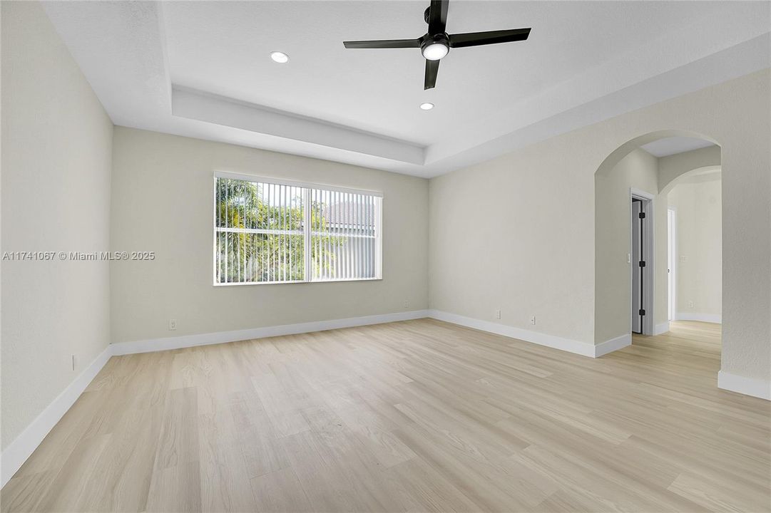 Vendido Recientemente: $720,000 (5 camas, 3 baños, 3119 Pies cuadrados)