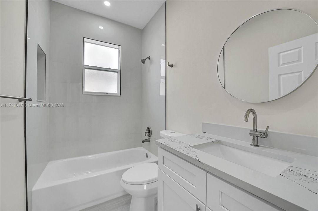 Vendido Recientemente: $720,000 (5 camas, 3 baños, 3119 Pies cuadrados)
