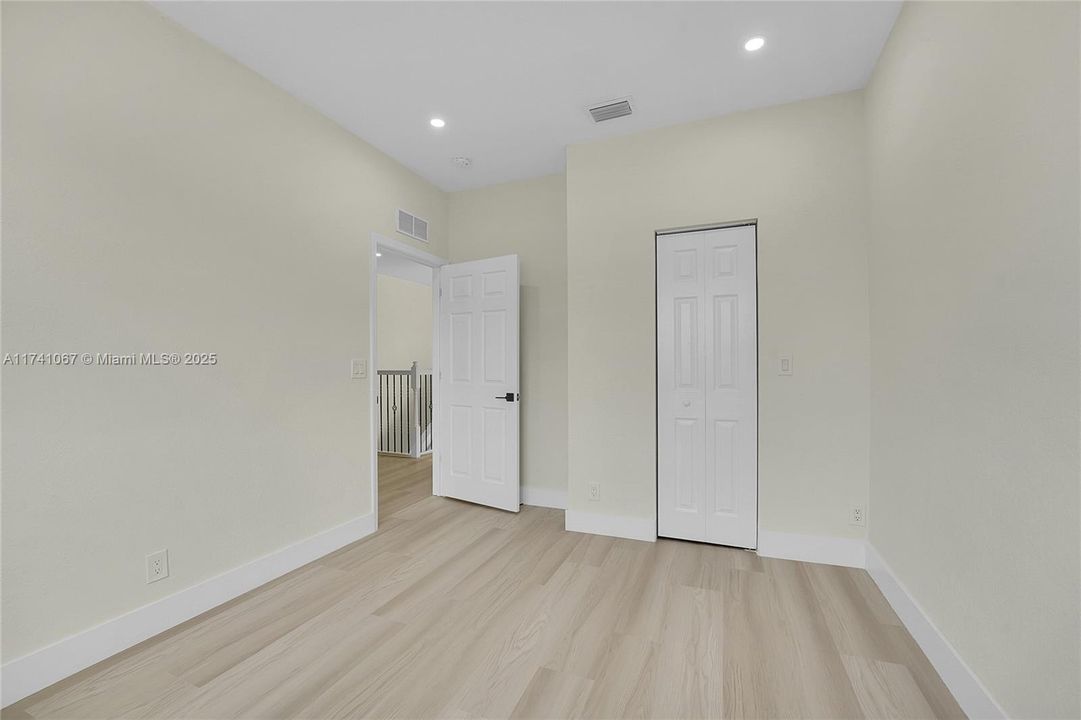 Vendido Recientemente: $720,000 (5 camas, 3 baños, 3119 Pies cuadrados)
