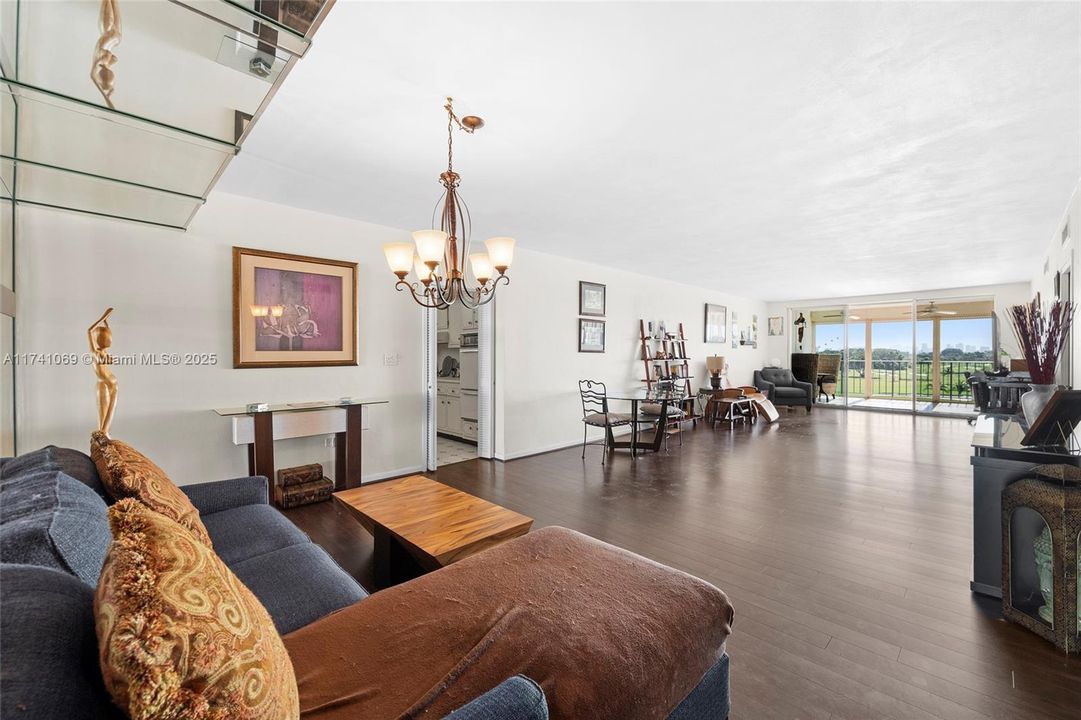 Vendido Recientemente: $499,000 (1 camas, 2 baños, 1591 Pies cuadrados)