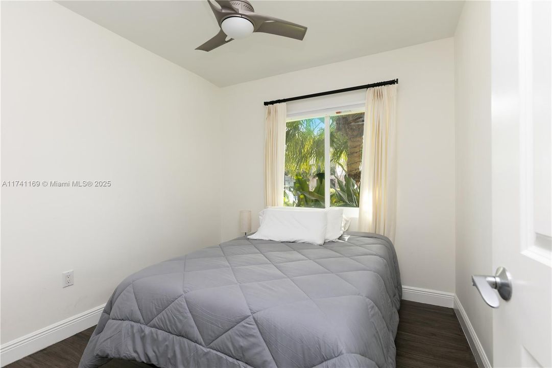 Recently Sold: $3,199,000 (4 beds, 3 baths, 2264 Square Feet)