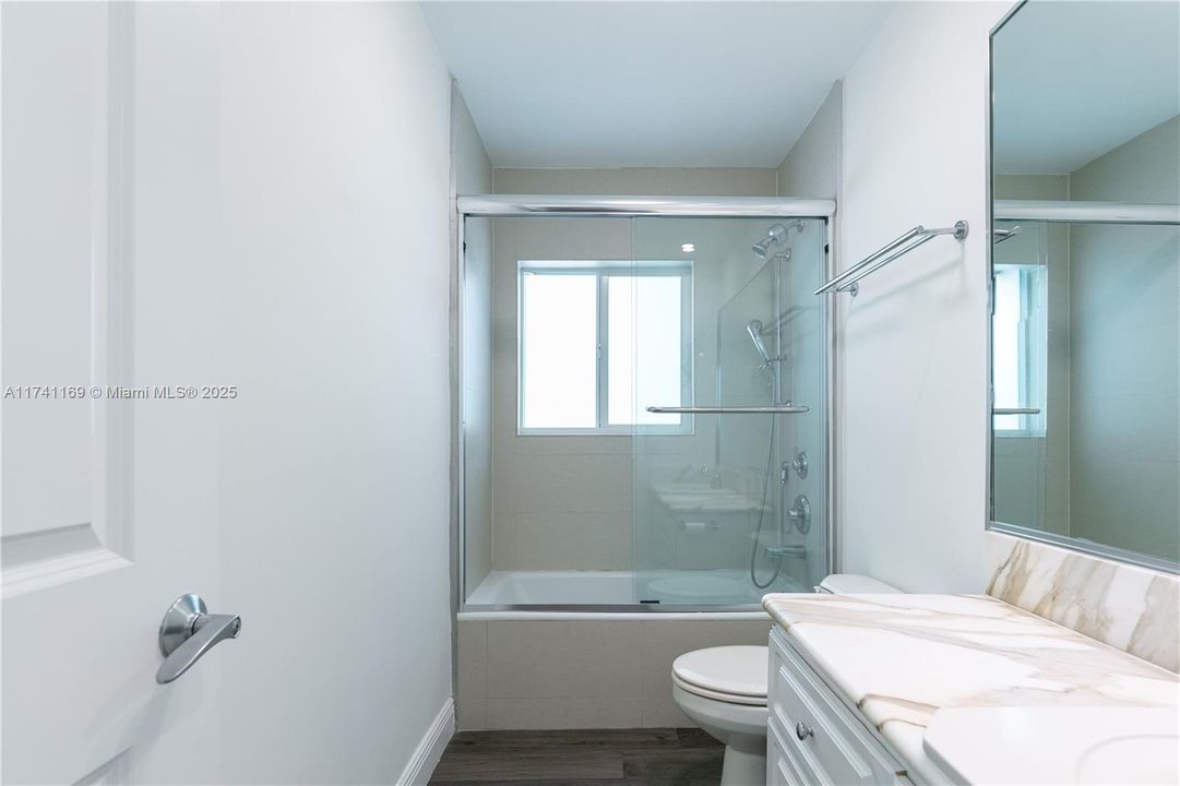 Recently Sold: $3,199,000 (4 beds, 3 baths, 2264 Square Feet)
