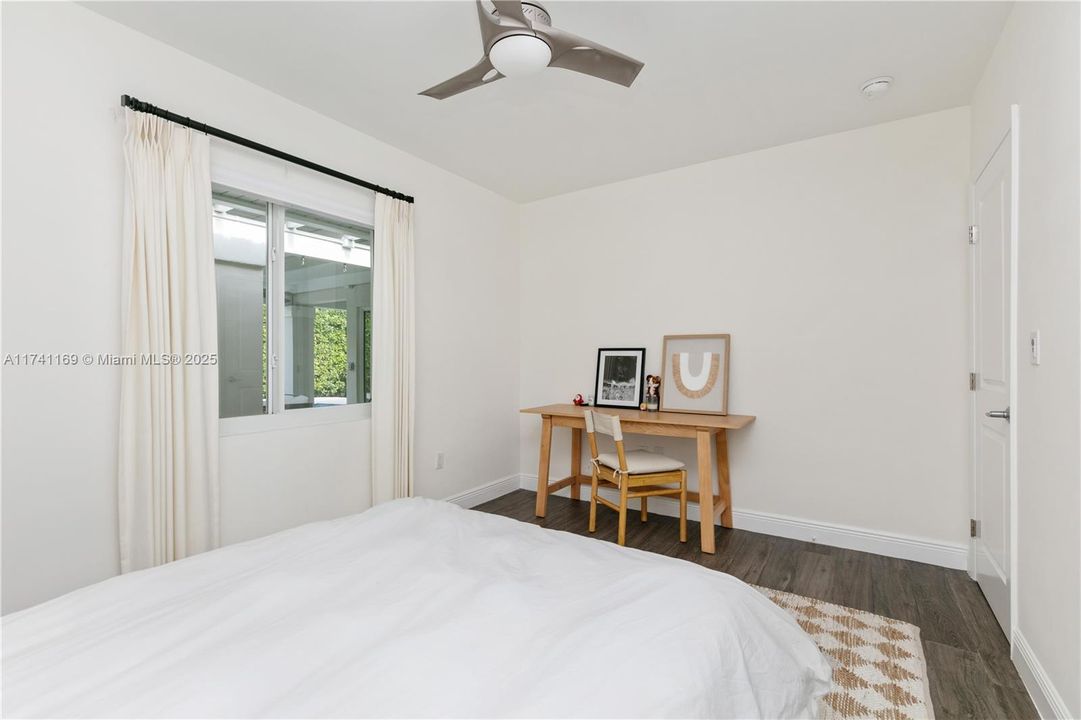 Recently Sold: $3,199,000 (4 beds, 3 baths, 2264 Square Feet)