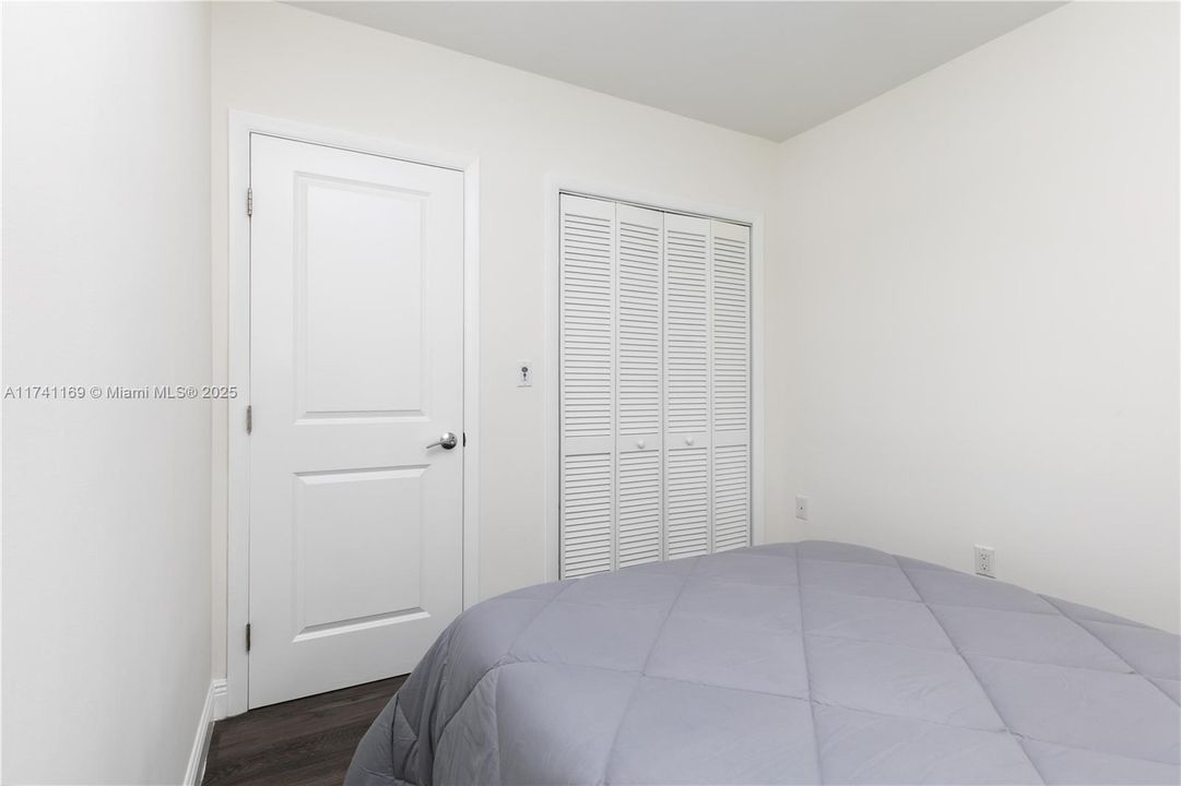 Recently Sold: $3,199,000 (4 beds, 3 baths, 2264 Square Feet)