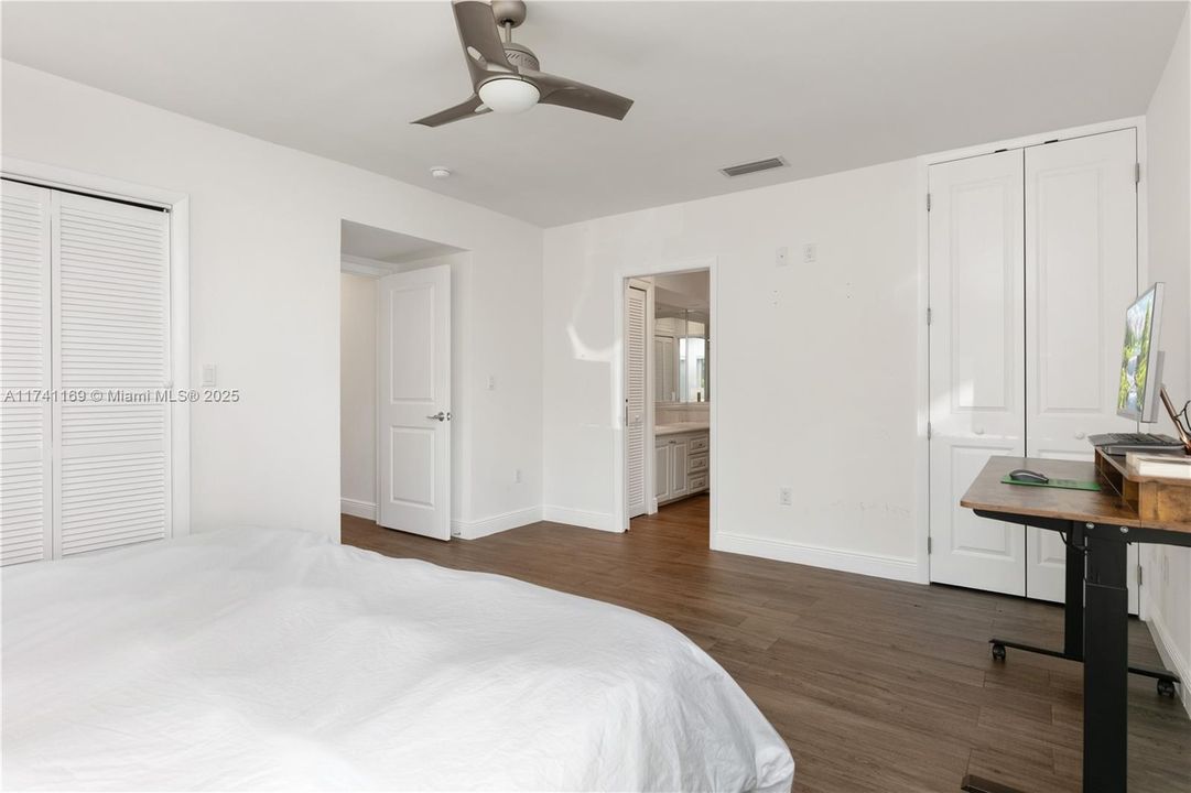 Recently Sold: $3,199,000 (4 beds, 3 baths, 2264 Square Feet)