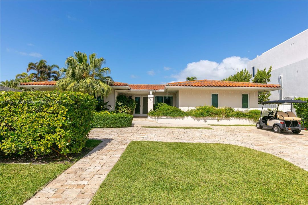 Recently Sold: $3,199,000 (4 beds, 3 baths, 2264 Square Feet)