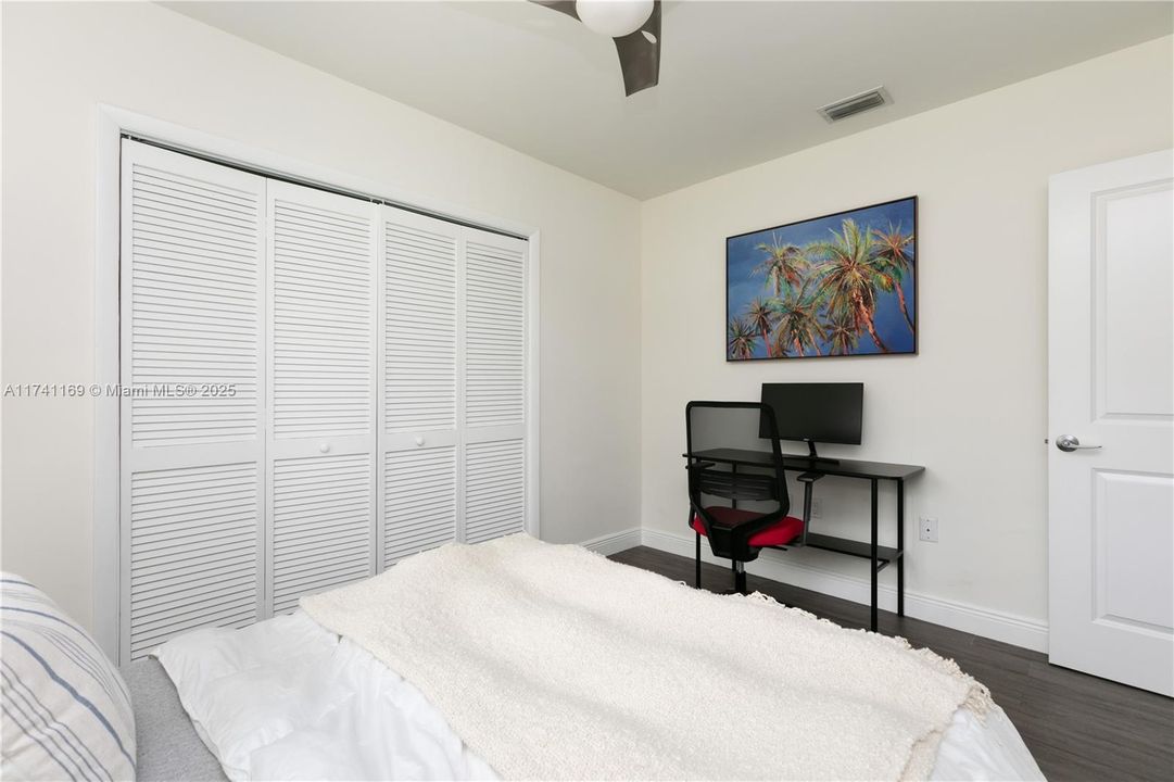 Recently Sold: $3,199,000 (4 beds, 3 baths, 2264 Square Feet)