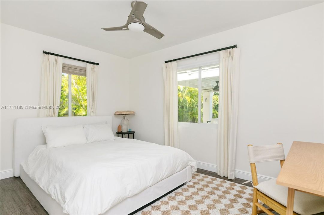 Recently Sold: $3,199,000 (4 beds, 3 baths, 2264 Square Feet)