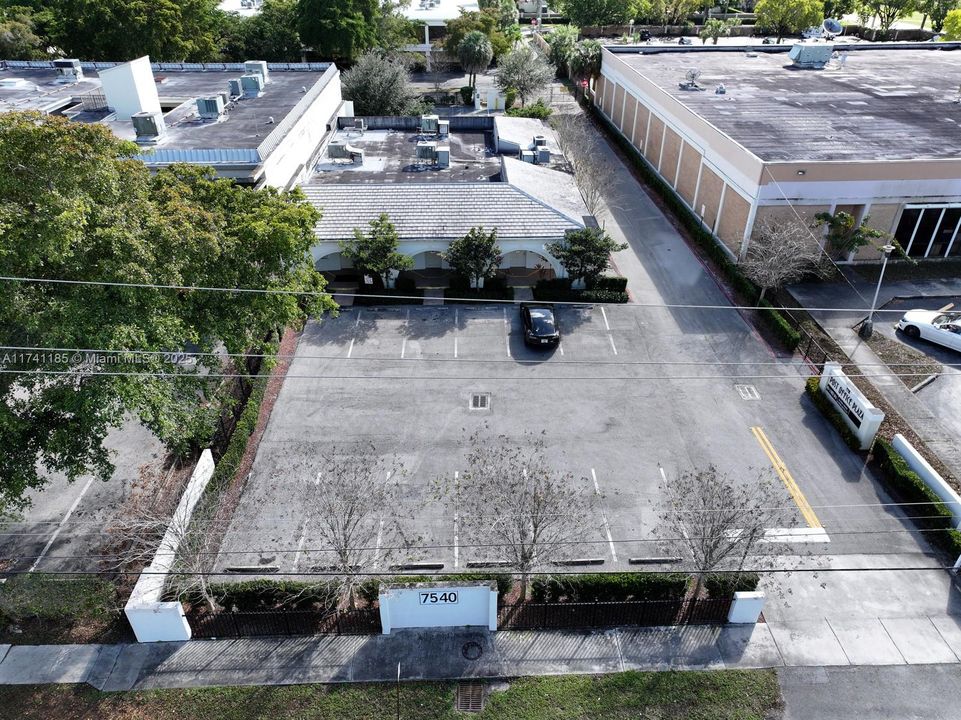 最近售出: $1,300,000 (0 贝兹, 0 浴室, 0 平方英尺)