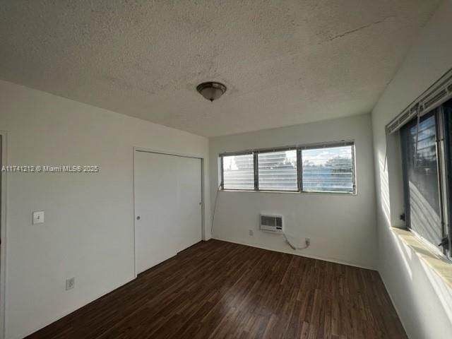 合同活跃: $2,250,000 (0 贝兹, 0 浴室, 0 平方英尺)