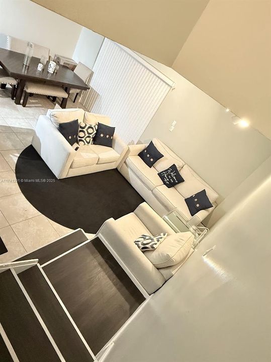 For Sale: $314,999 (3 beds, 2 baths, 1500 Square Feet)