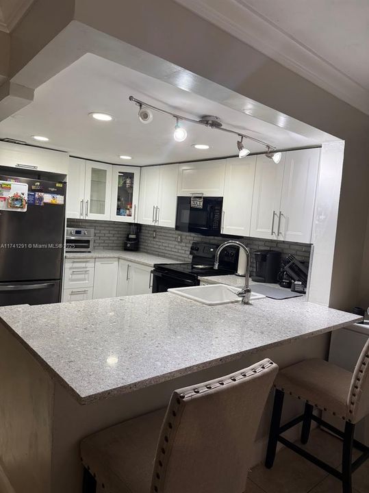 For Sale: $314,999 (3 beds, 2 baths, 1500 Square Feet)