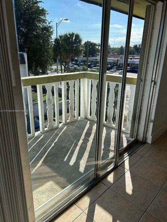 Active With Contract: $148,500 (2 beds, 2 baths, 920 Square Feet)