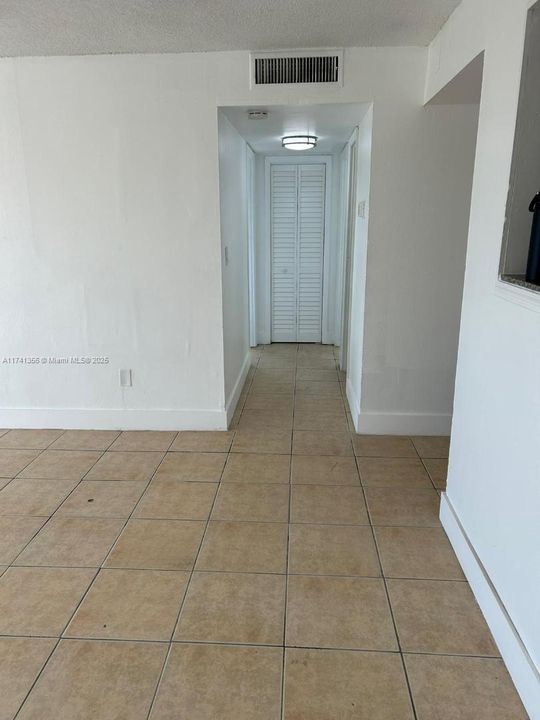 Active With Contract: $148,500 (2 beds, 2 baths, 920 Square Feet)
