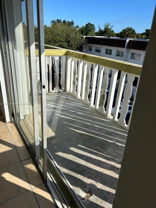 Active With Contract: $148,500 (2 beds, 2 baths, 920 Square Feet)