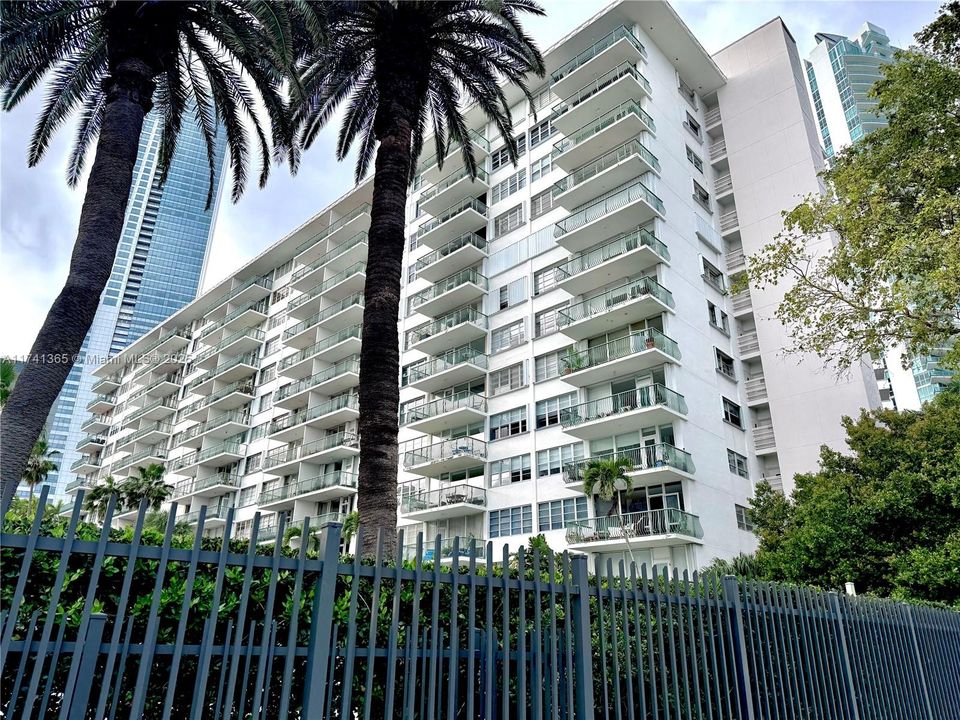 最近售出: $300,000 (0 贝兹, 1 浴室, 480 平方英尺)