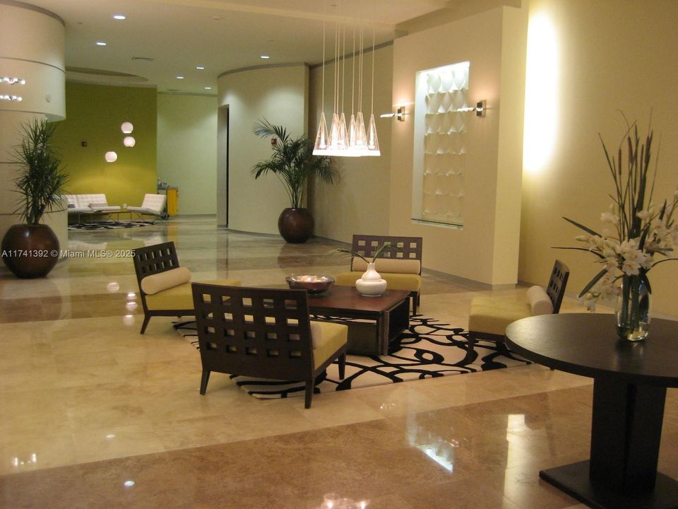 Recently Rented: $2,300 (1 beds, 1 baths, 797 Square Feet)