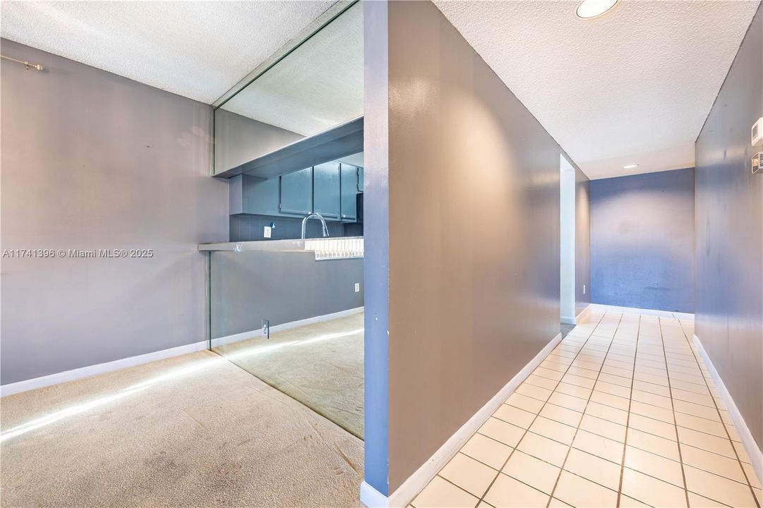 Active With Contract: $135,000 (2 beds, 2 baths, 1270 Square Feet)