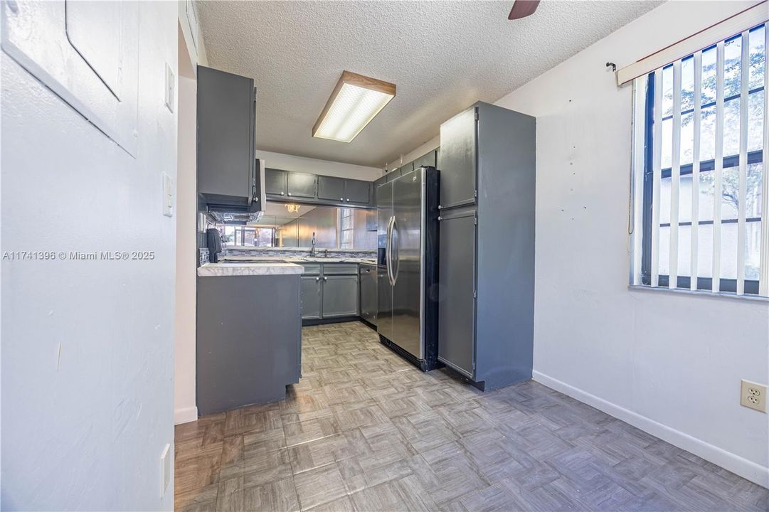 Active With Contract: $135,000 (2 beds, 2 baths, 1270 Square Feet)