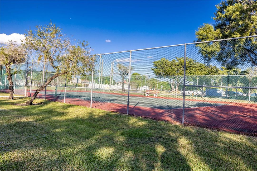 Active With Contract: $135,000 (2 beds, 2 baths, 1270 Square Feet)