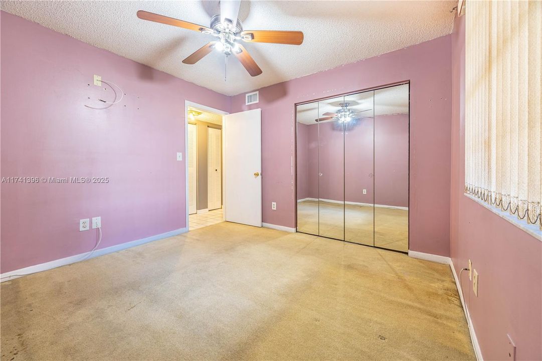 Active With Contract: $135,000 (2 beds, 2 baths, 1270 Square Feet)