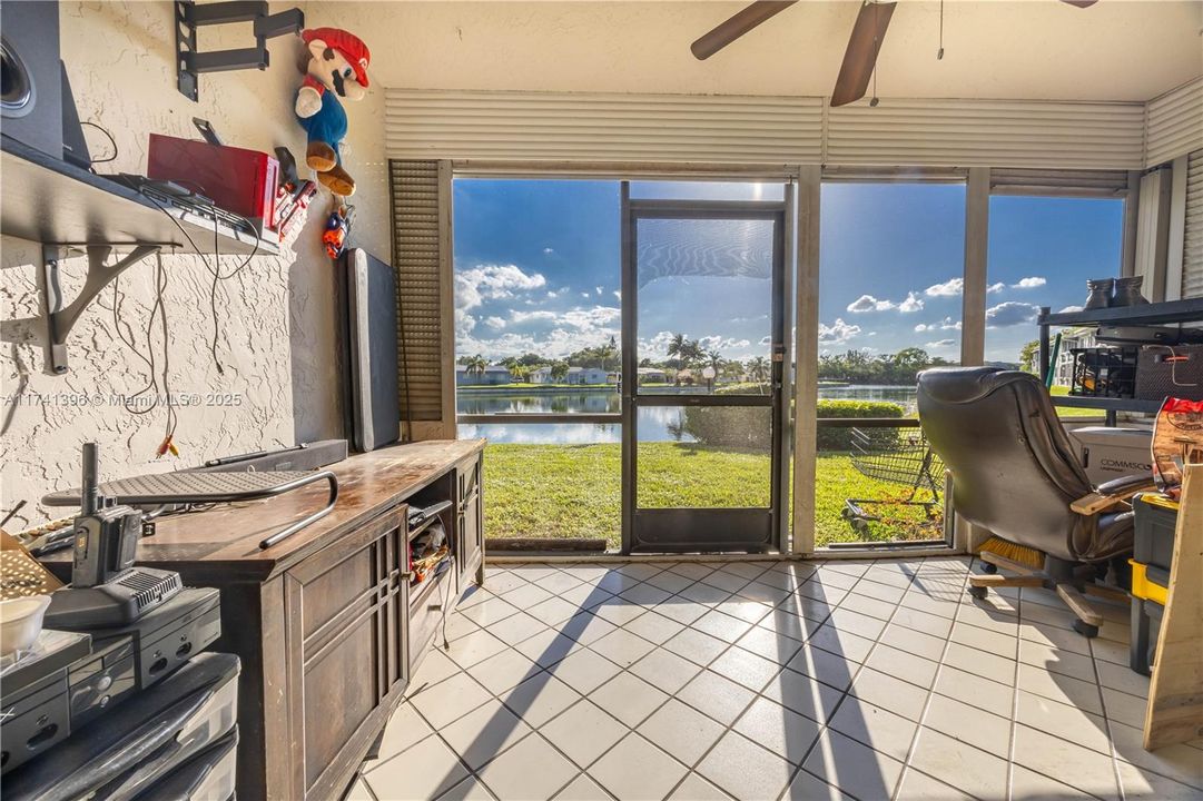 Active With Contract: $135,000 (2 beds, 2 baths, 1270 Square Feet)