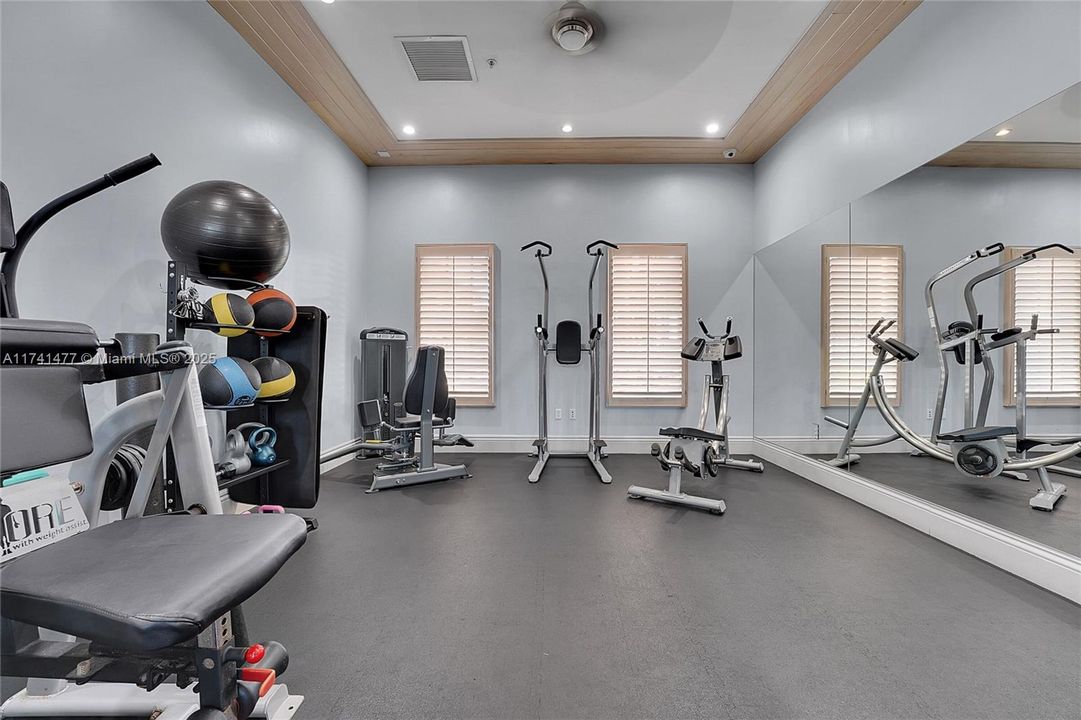 Недавно продано: $1,099,000 (6 спален, 4 ванн, 3974 Квадратных фут)