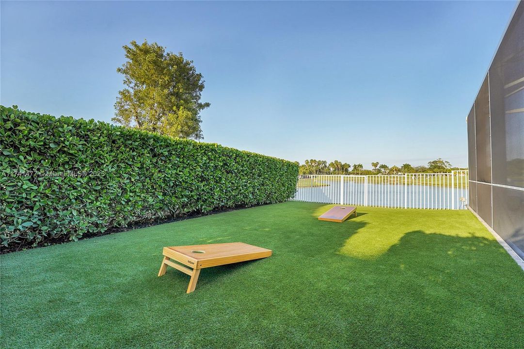 Недавно продано: $1,099,000 (6 спален, 4 ванн, 3974 Квадратных фут)