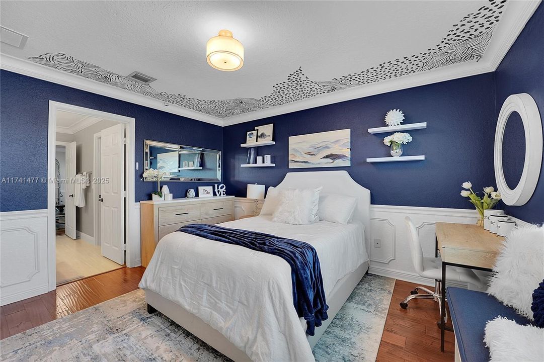 Недавно продано: $1,099,000 (6 спален, 4 ванн, 3974 Квадратных фут)