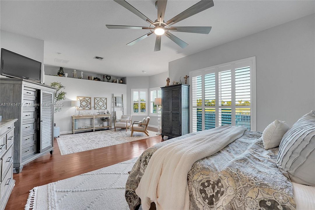 Недавно продано: $1,099,000 (6 спален, 4 ванн, 3974 Квадратных фут)