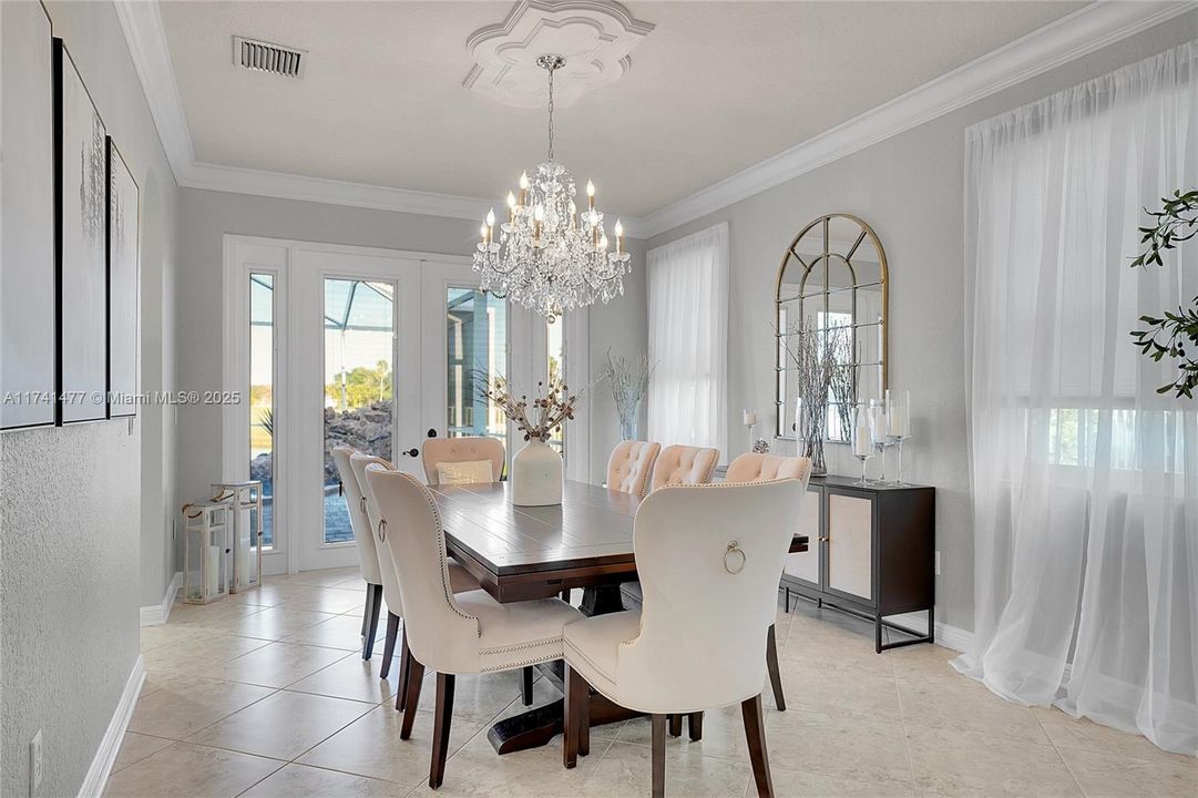 Недавно продано: $1,099,000 (6 спален, 4 ванн, 3974 Квадратных фут)